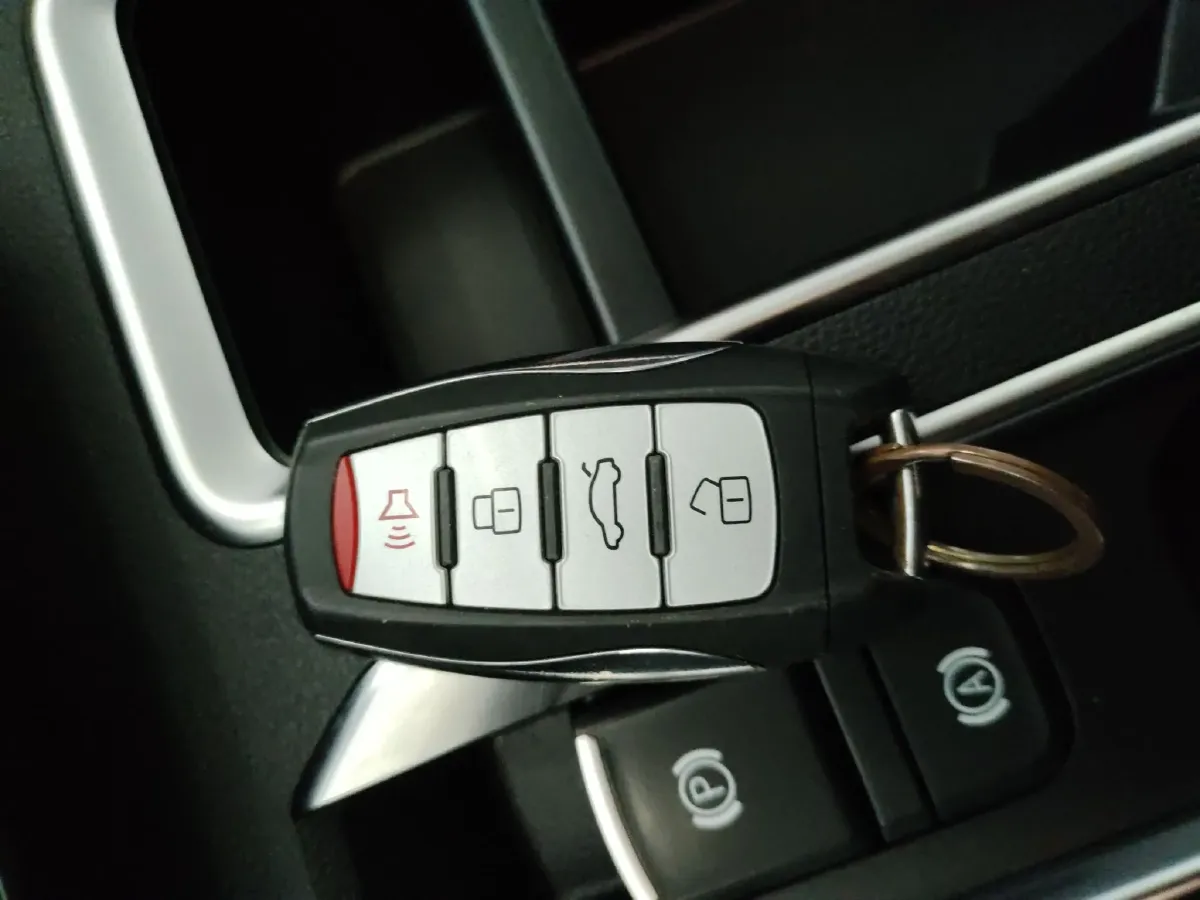 2023 Haval M6 1.5T 150HP L4 7DCT,autocango,china used car exporter,china ev exporter,chinese used car exporter,chinese used ev exporter