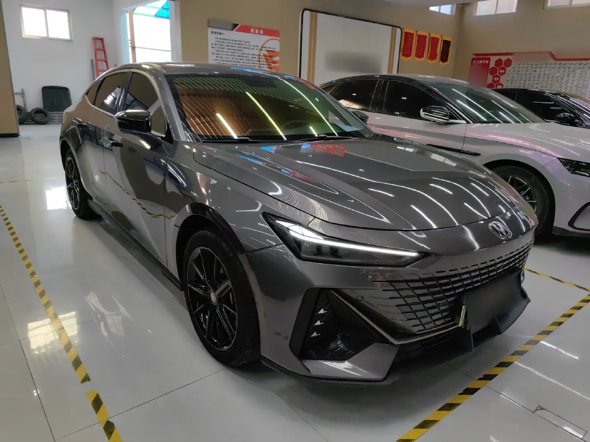 2023 ChangAn UNI-V iDD 1.5T 170HP L4 6TCT PHEV 18.4KWH,autocango,china used car exporter,china ev exporter,chinese used car exporter,chinese used ev exporter