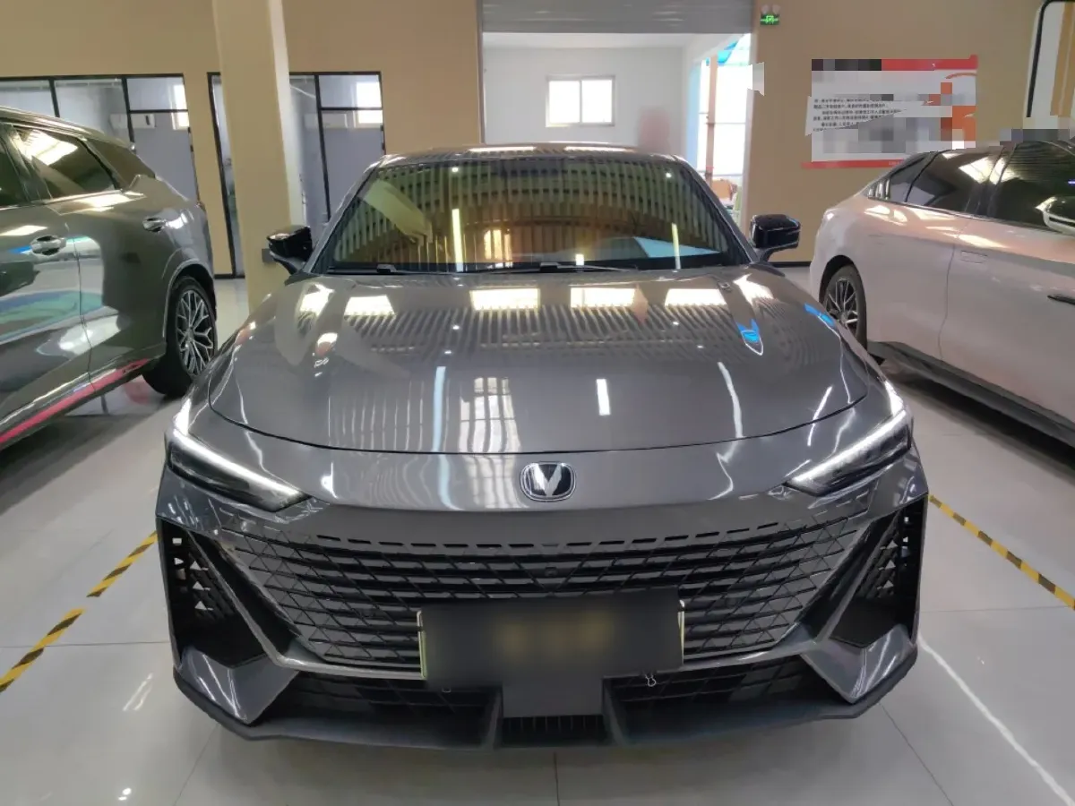 2023 ChangAn UNI-V iDD 1.5T 170HP L4 6TCT PHEV 18.4KWH,autocango,china used car exporter,china ev exporter,chinese used car exporter,chinese used ev exporter