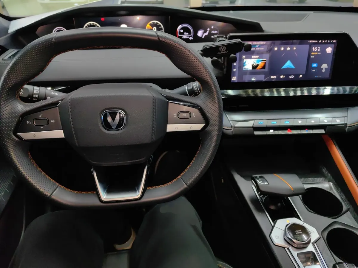 2023 ChangAn UNI-V iDD 1.5T 170HP L4 6TCT PHEV 18.4KWH,autocango,china used car exporter,china ev exporter,chinese used car exporter,chinese used ev exporter