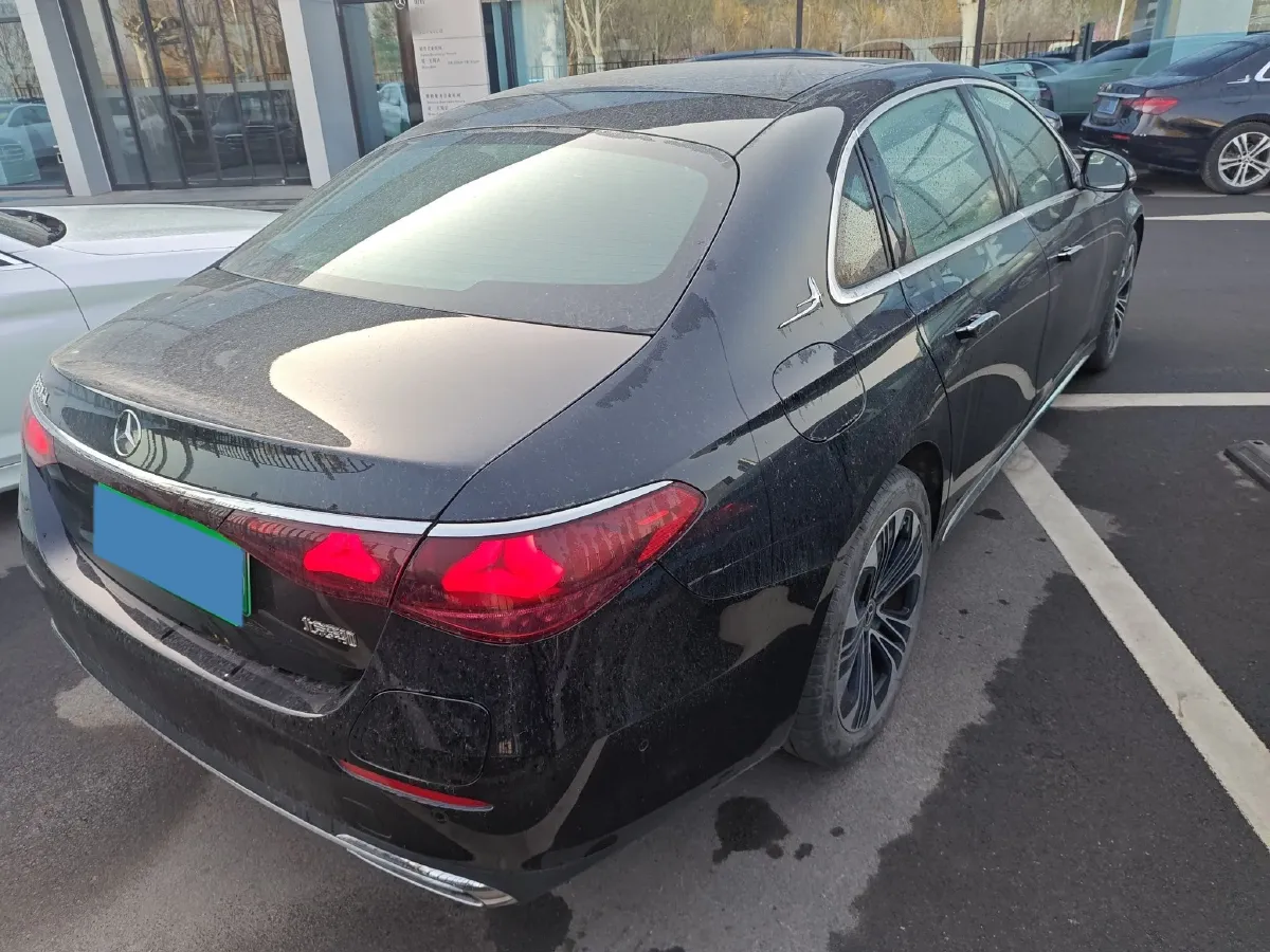 2024 Mercedes-Benz E Class 2.0T 204HP L4 9AT PHEV 25.4KWH,autocango,china used car exporter,china ev exporter,chinese used car exporter,chinese used ev exporter