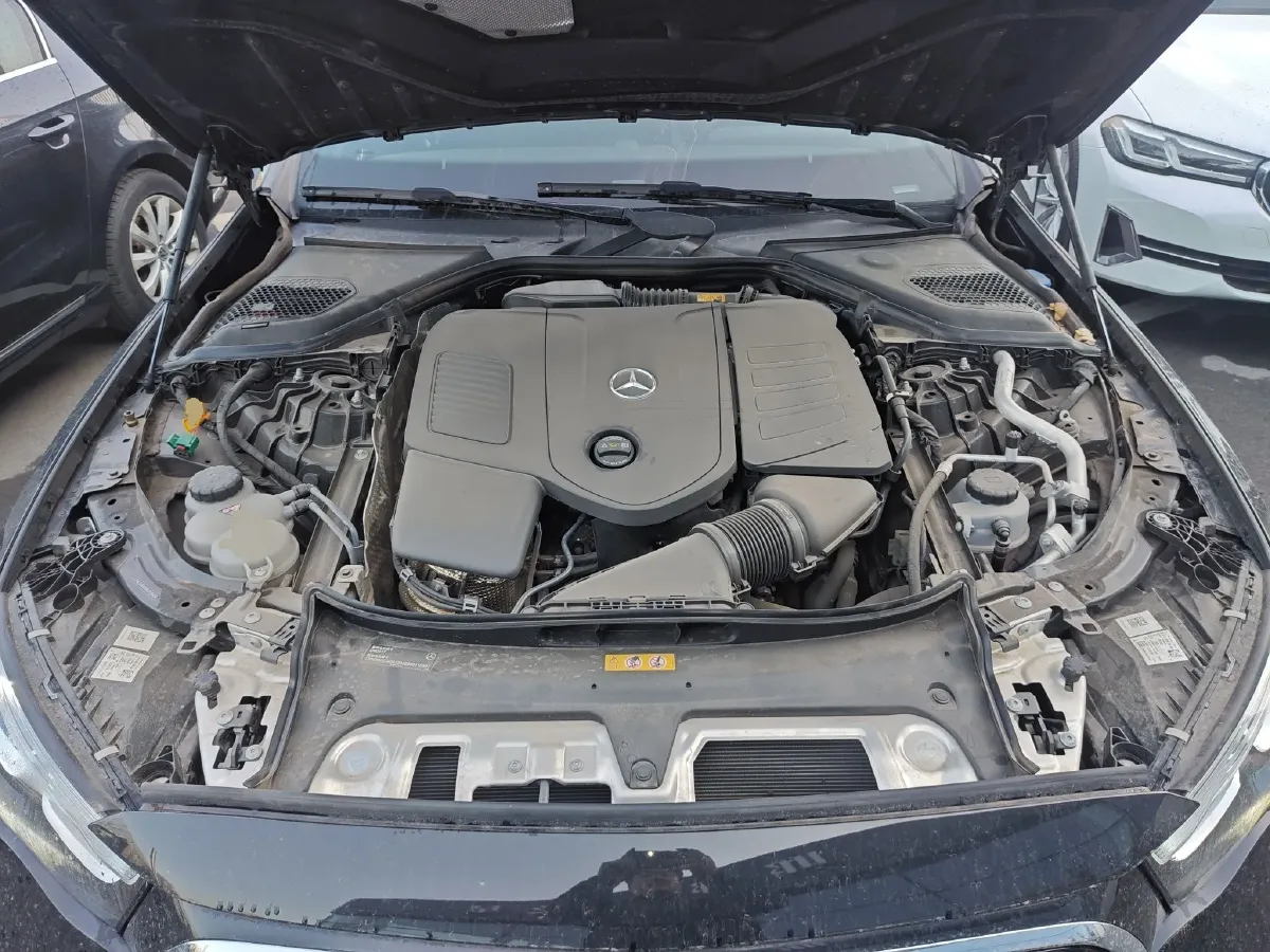 2024 Mercedes-Benz E Class 2.0T 204HP L4 9AT PHEV 25.4KWH,autocango,china used car exporter,china ev exporter,chinese used car exporter,chinese used ev exporter