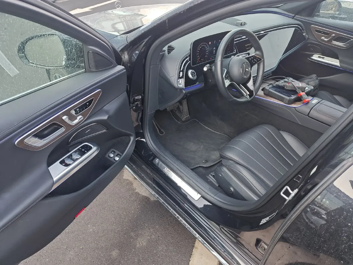 2024 Mercedes-Benz E Class 2.0T 204HP L4 9AT PHEV 25.4KWH,autocango,china used car exporter,china ev exporter,chinese used car exporter,chinese used ev exporter
