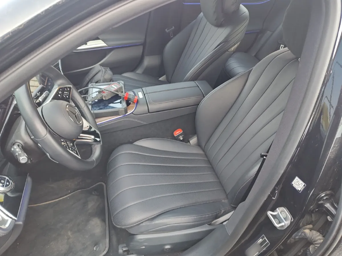 2024 Mercedes-Benz E Class 2.0T 204HP L4 9AT PHEV 25.4KWH,autocango,china used car exporter,china ev exporter,chinese used car exporter,chinese used ev exporter