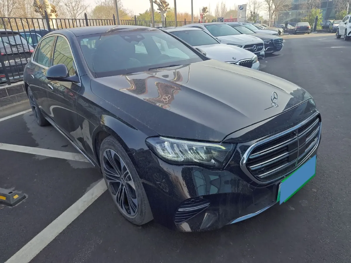 2024 Mercedes-Benz E Class 2.0T 204HP L4 9AT PHEV 25.4KWH,autocango,china used car exporter,china ev exporter,chinese used car exporter,chinese used ev exporter