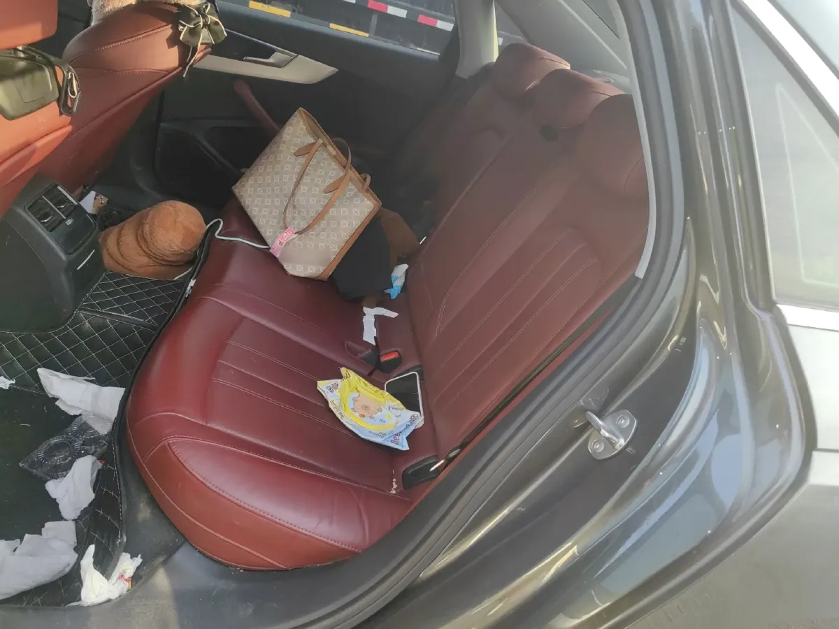 2020 Audi A4L 2.0T 190HP L4 7DCT,autocango,china used car exporter,china ev exporter,chinese used car exporter,chinese used ev exporter