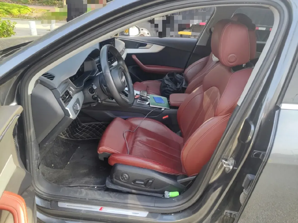 2020 Audi A4L 2.0T 190HP L4 7DCT,autocango,china used car exporter,china ev exporter,chinese used car exporter,chinese used ev exporter