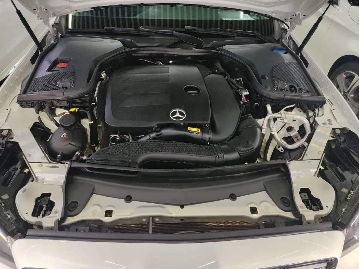 2020 Mercedes-Benz E Class 2.0T 258HP L4 9AT,autocango,china used car exporter,china ev exporter,chinese used car exporter,chinese used ev exporter