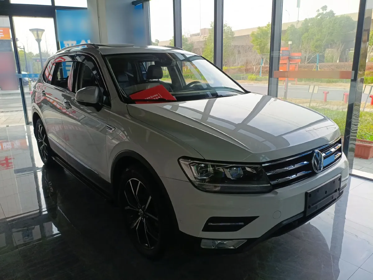 2020 Volkswagen Tiguan L 2.0T 186HP L4 7DCT,autocango,china used car exporter,china ev exporter,chinese used car exporter,chinese used ev exporter
