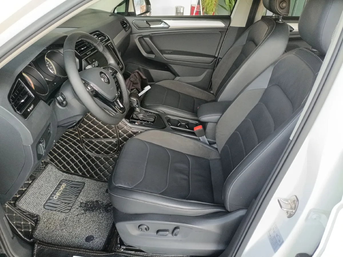 2020 Volkswagen Tiguan L 2.0T 186HP L4 7DCT,autocango,china used car exporter,china ev exporter,chinese used car exporter,chinese used ev exporter