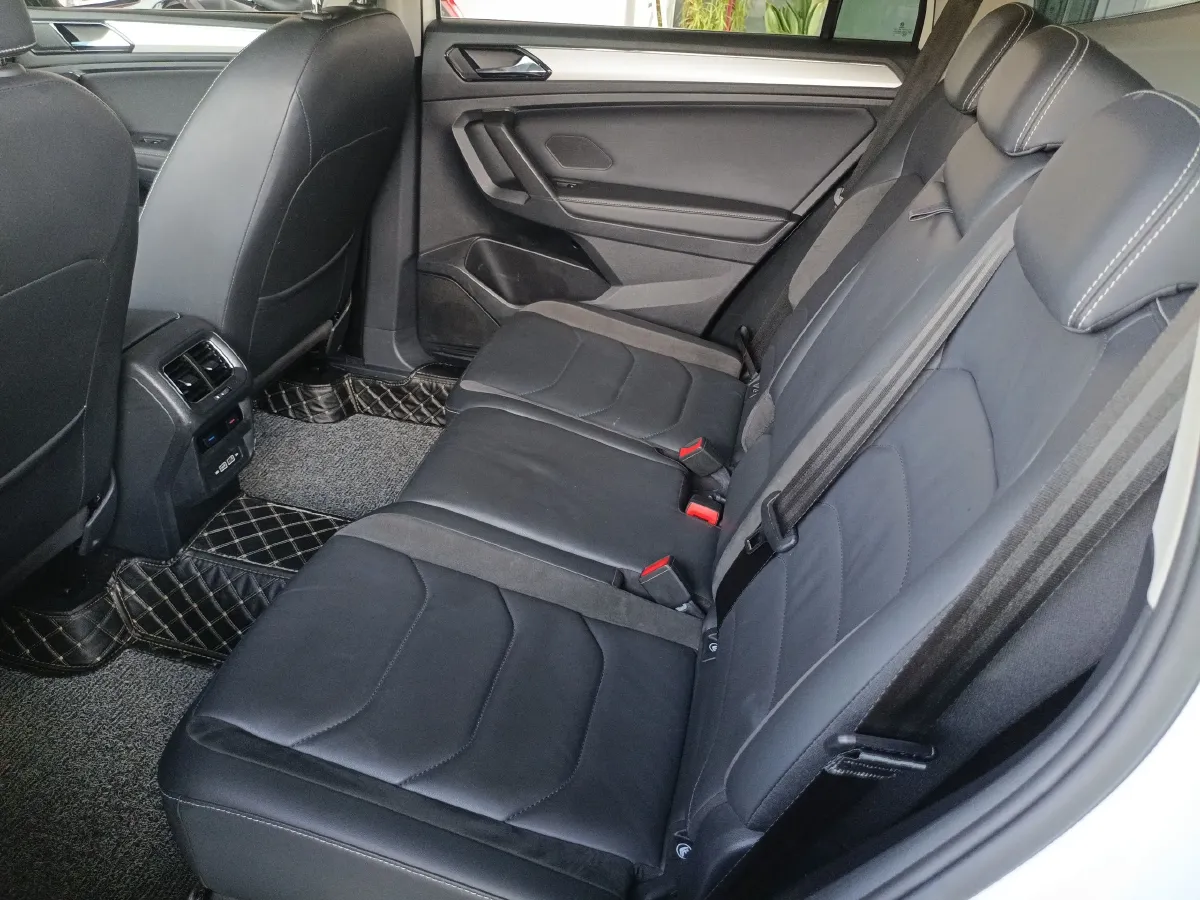 2020 Volkswagen Tiguan L 2.0T 186HP L4 7DCT,autocango,china used car exporter,china ev exporter,chinese used car exporter,chinese used ev exporter