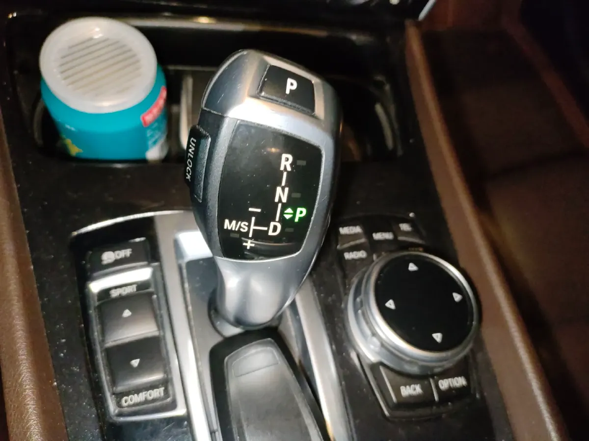 2014 BMW 5 Series GT 2.0T 245HP L4 8AT,autocango,china used car exporter,china ev exporter,chinese used car exporter,chinese used ev exporter