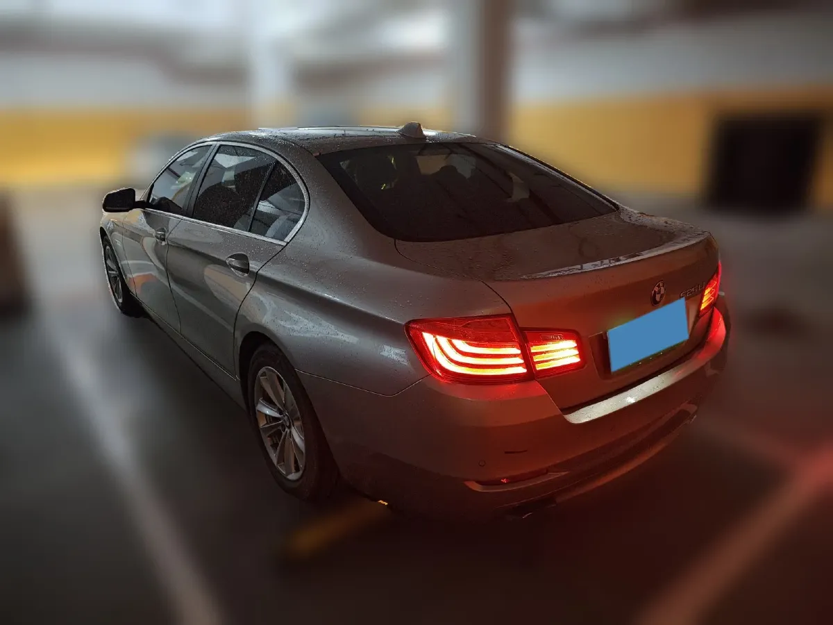 2017 BMW 5 Series 2.0T 184HP L4 8AT,autocango,china used car exporter,china ev exporter,chinese used car exporter,chinese used ev exporter