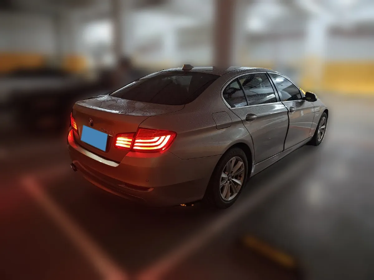 2017 BMW 5 Series 2.0T 184HP L4 8AT,autocango,china used car exporter,china ev exporter,chinese used car exporter,chinese used ev exporter