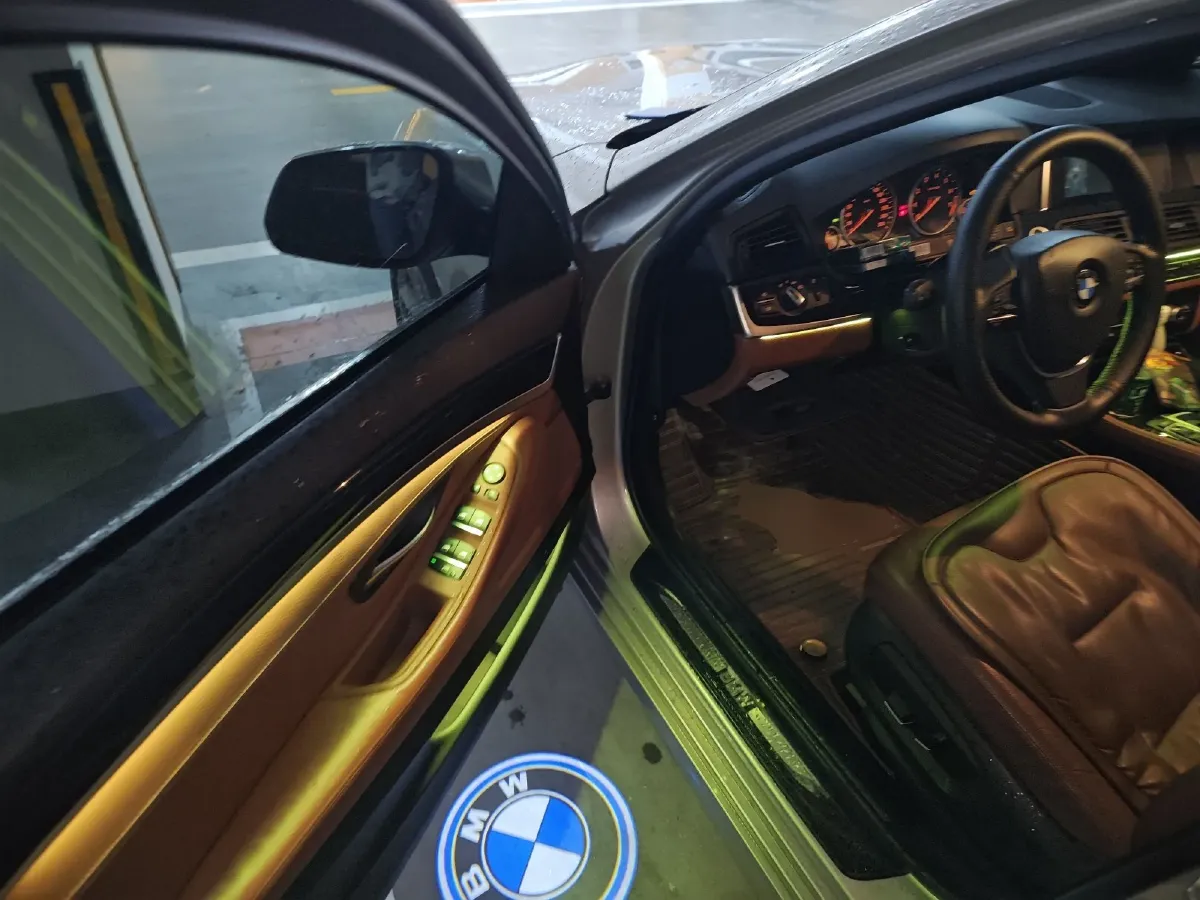 2017 BMW 5 Series 2.0T 184HP L4 8AT,autocango,china used car exporter,china ev exporter,chinese used car exporter,chinese used ev exporter