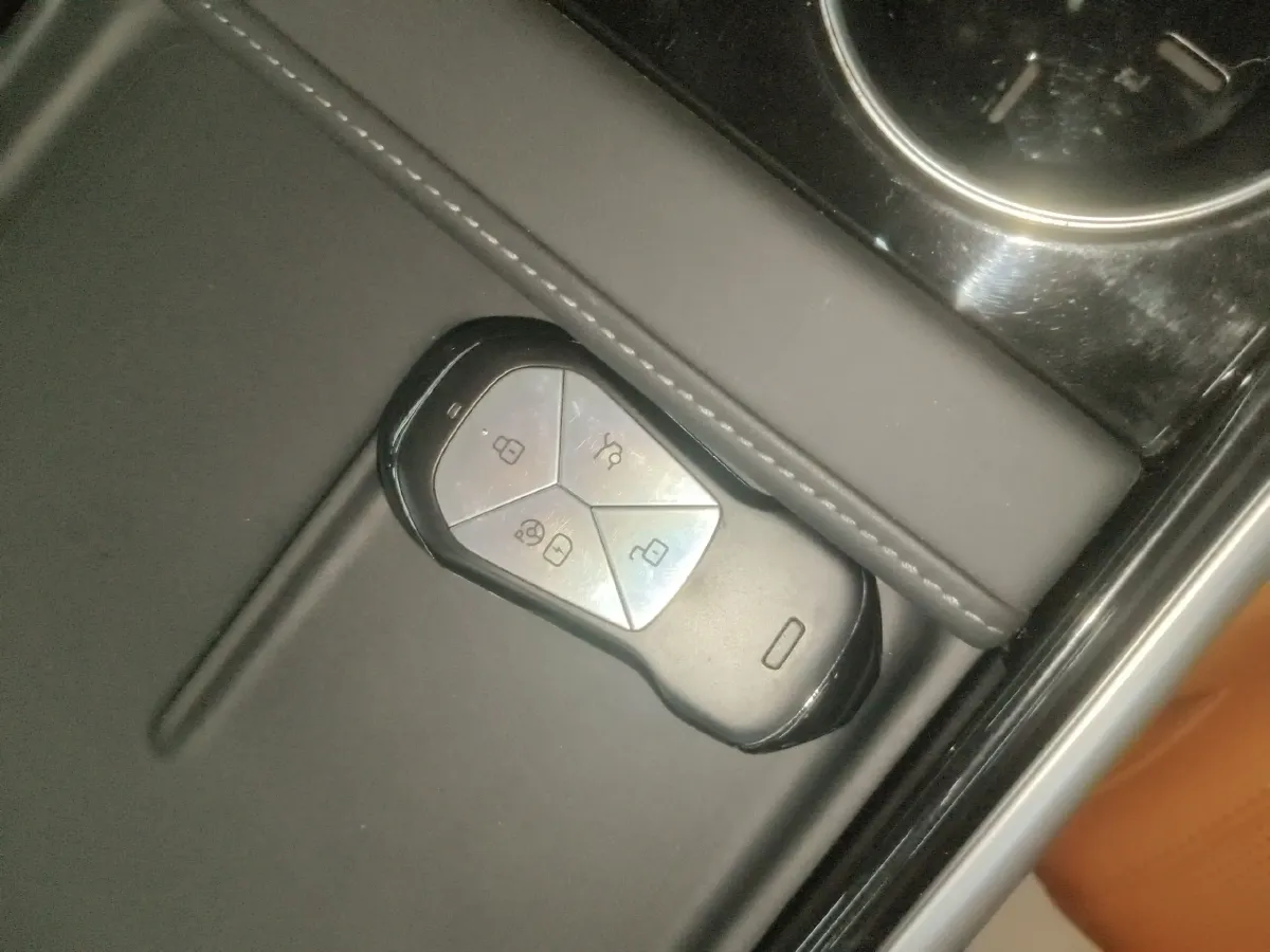 2022 Xpeng G9 BEV 98KWH,autocango,china used car exporter,china ev exporter,chinese used car exporter,chinese used ev exporter