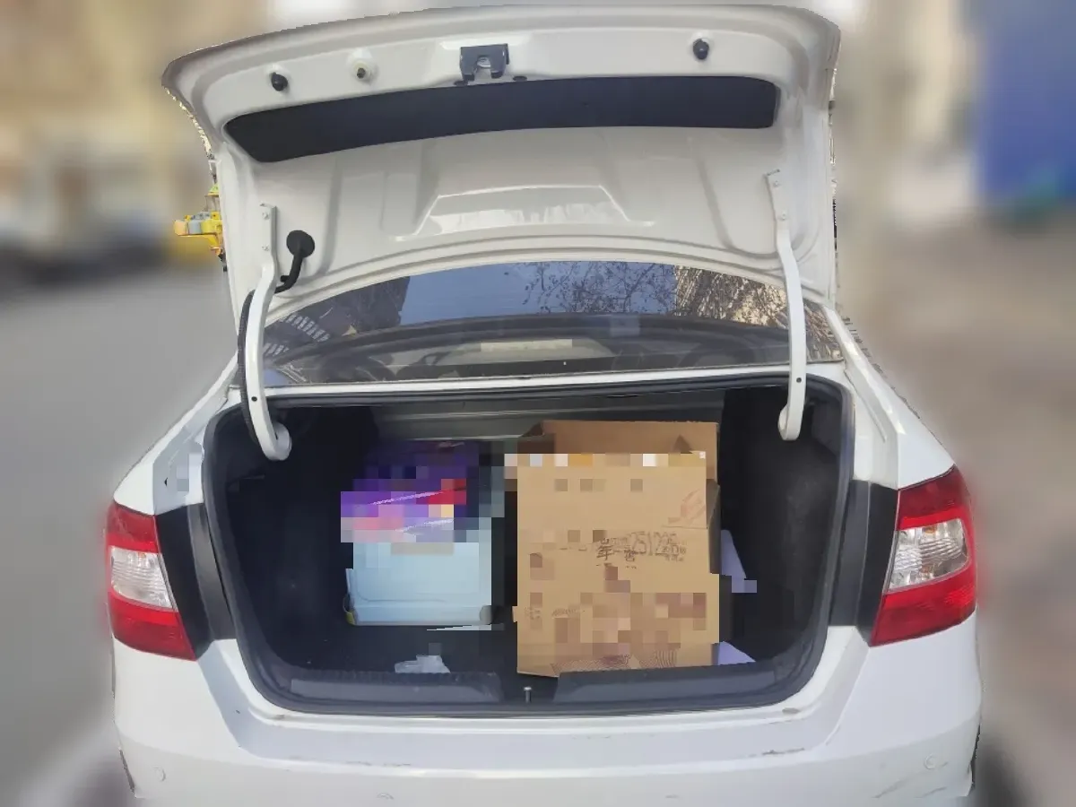 2016 Skoda Rapid 1.6L 110HP L4 5MT,autocango,china used car exporter,china ev exporter,chinese used car exporter,chinese used ev exporter