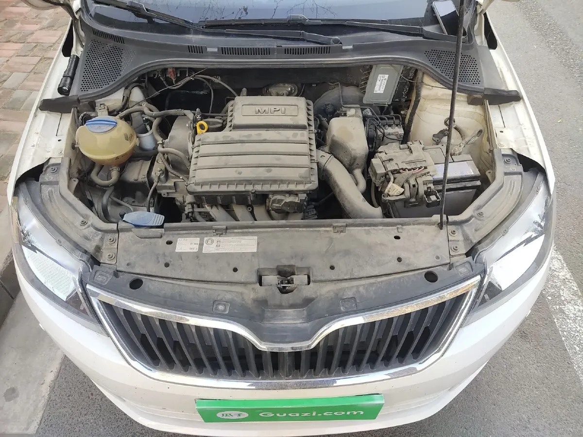 2016 Skoda Rapid 1.6L 110HP L4 5MT,autocango,china used car exporter,china ev exporter,chinese used car exporter,chinese used ev exporter