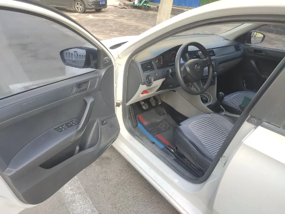 2016 Skoda Rapid 1.6L 110HP L4 5MT,autocango,china used car exporter,china ev exporter,chinese used car exporter,chinese used ev exporter