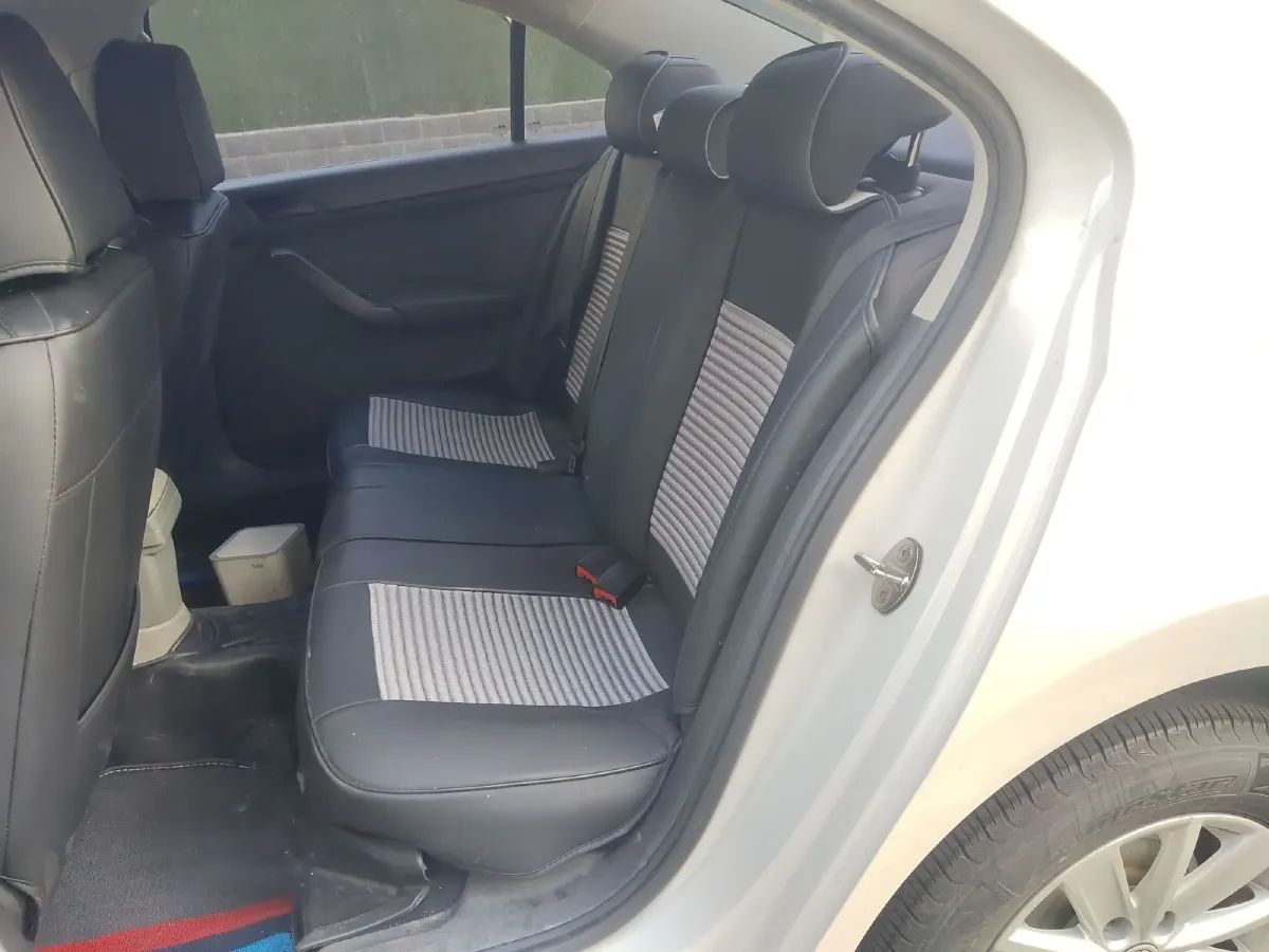 2016 Skoda Rapid 1.6L 110HP L4 5MT,autocango,china used car exporter,china ev exporter,chinese used car exporter,chinese used ev exporter