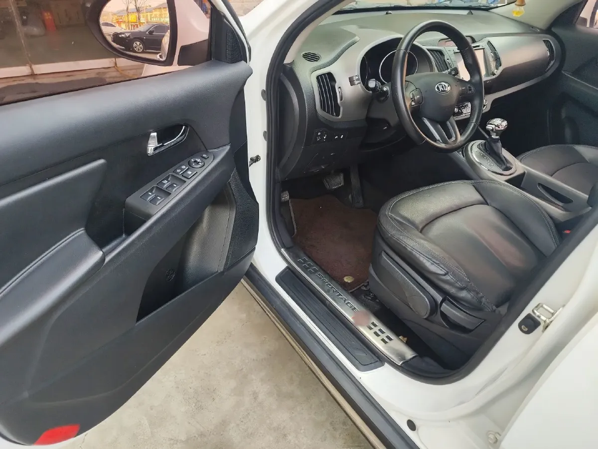 2015 Kia Sportage R 2.0L 165HP L4 6AT,autocango,china used car exporter,china ev exporter,chinese used car exporter,chinese used ev exporter