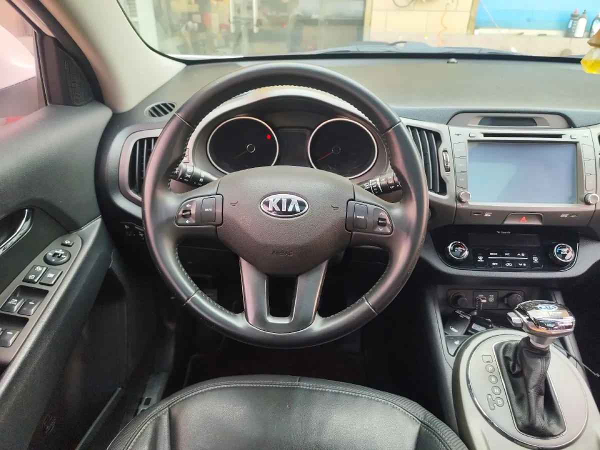 2015 Kia Sportage R 2.0L 165HP L4 6AT,autocango,china used car exporter,china ev exporter,chinese used car exporter,chinese used ev exporter