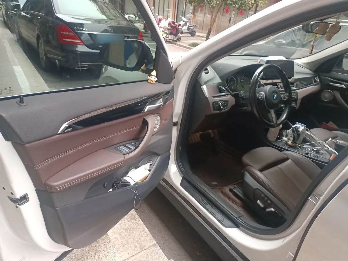 2022 BMW X1 2.0T 192HP L4 7DCT,autocango,china used car exporter,china ev exporter,chinese used car exporter,chinese used ev exporter