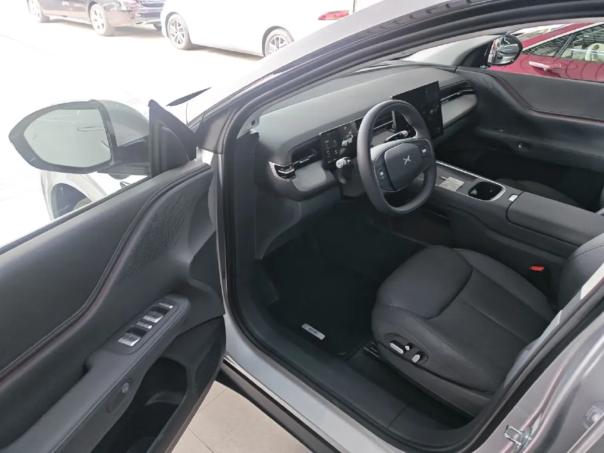 2025 Xpeng G6 BEV 68.5KWH,autocango,china used car exporter,china ev exporter,chinese used car exporter,chinese used ev exporter