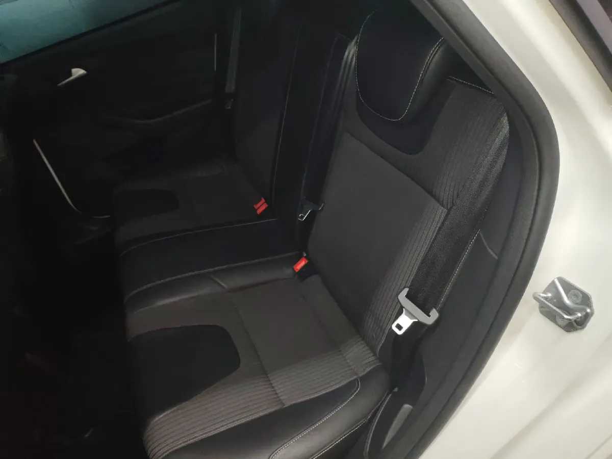 2012 Ford Focus 1.6L 125HP L4 5MT,autocango,china used car exporter,china ev exporter,chinese used car exporter,chinese used ev exporter