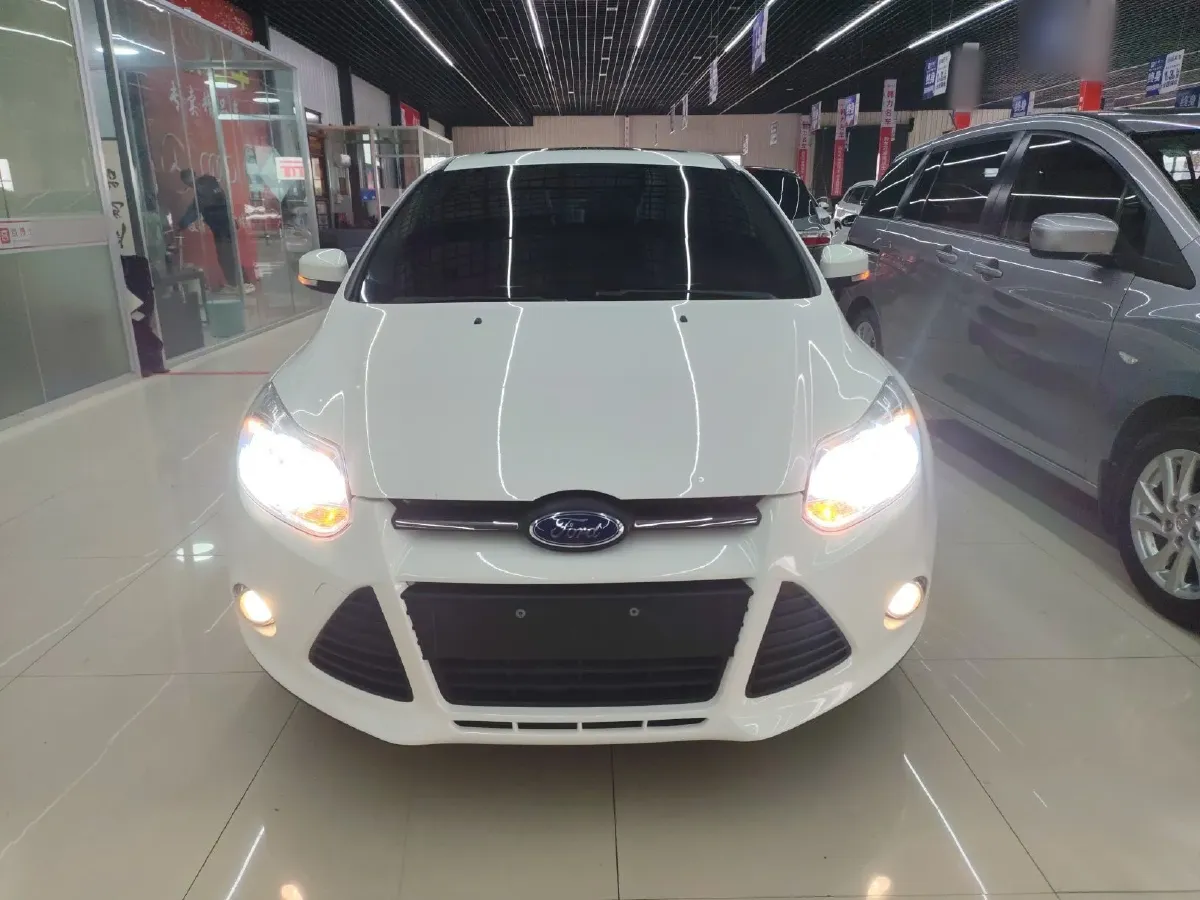 2012 Ford Focus 1.6L 125HP L4 5MT,autocango,china used car exporter,china ev exporter,chinese used car exporter,chinese used ev exporter