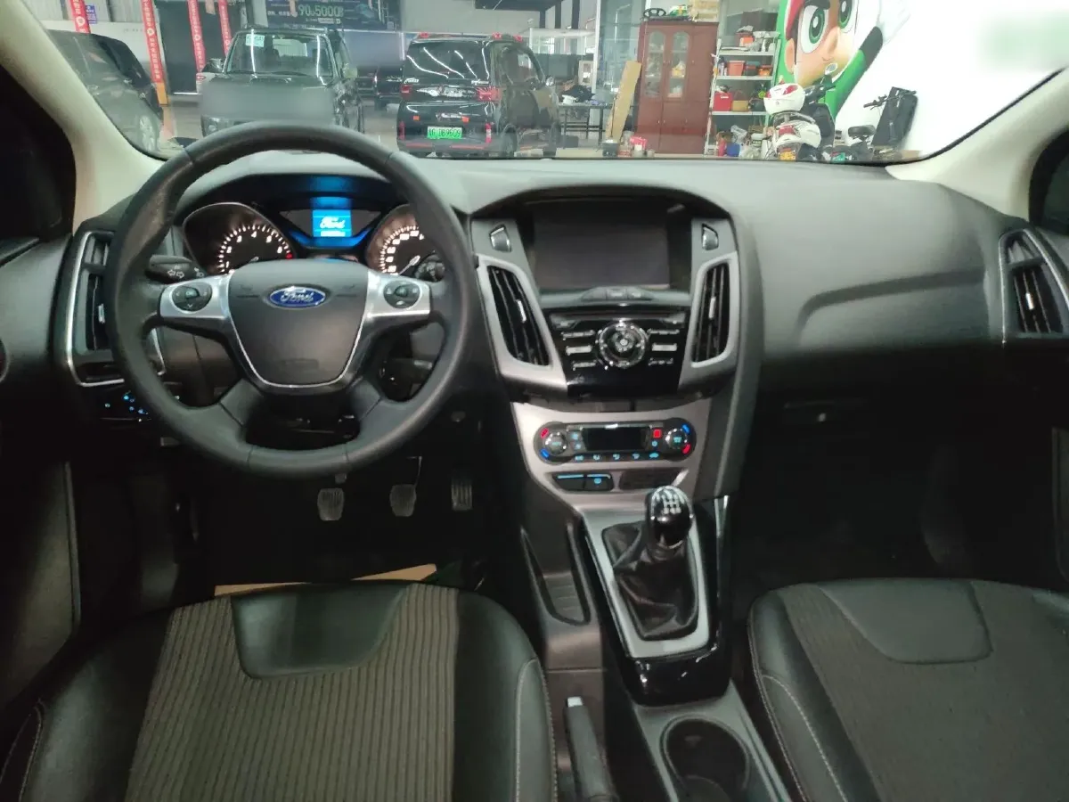 2012 Ford Focus 1.6L 125HP L4 5MT,autocango,china used car exporter,china ev exporter,chinese used car exporter,chinese used ev exporter