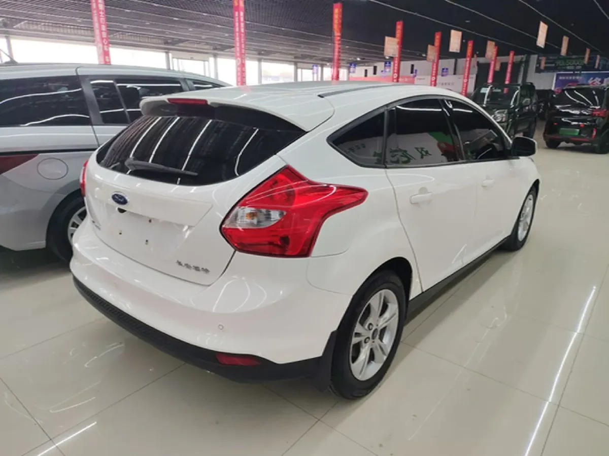 2012 Ford Focus 1.6L 125HP L4 5MT,autocango,china used car exporter,china ev exporter,chinese used car exporter,chinese used ev exporter