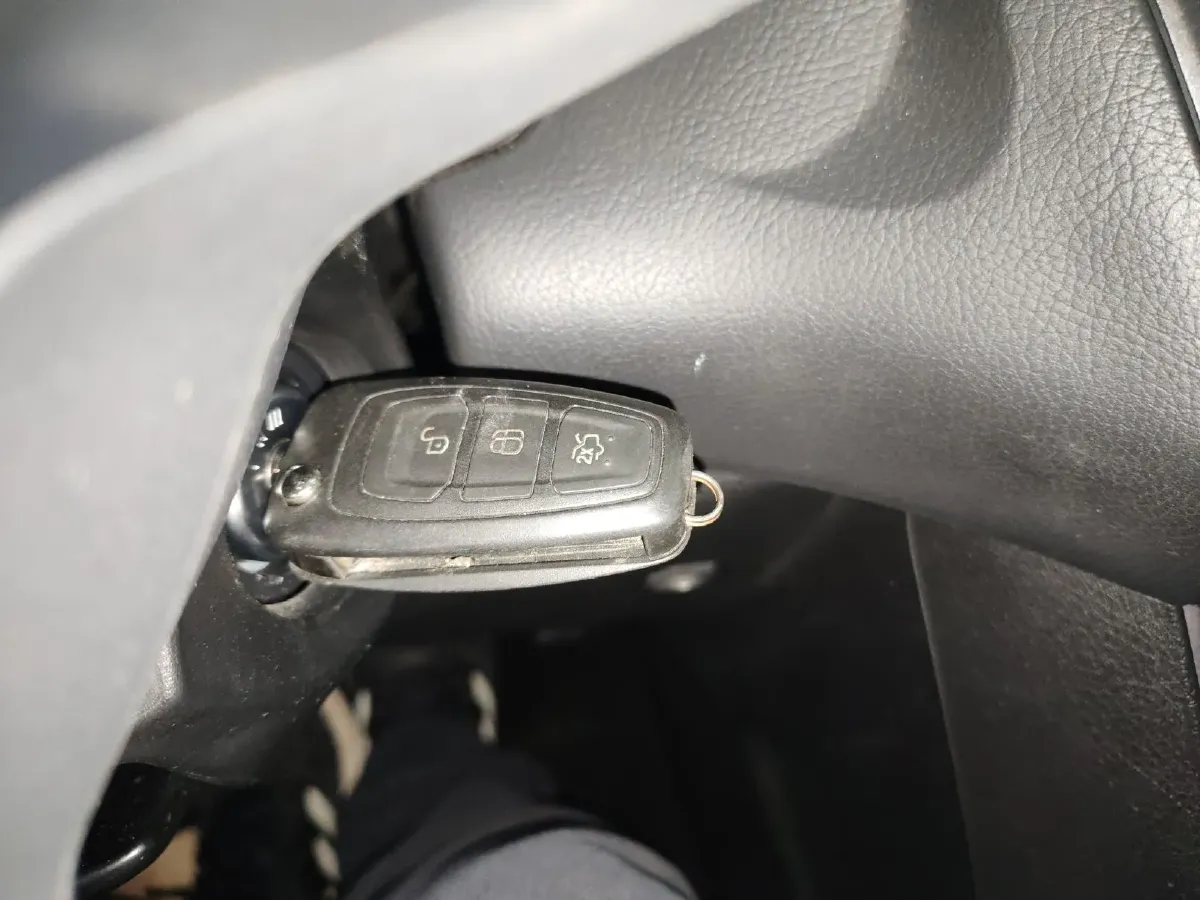 2012 Ford Focus 1.6L 125HP L4 5MT,autocango,china used car exporter,china ev exporter,chinese used car exporter,chinese used ev exporter