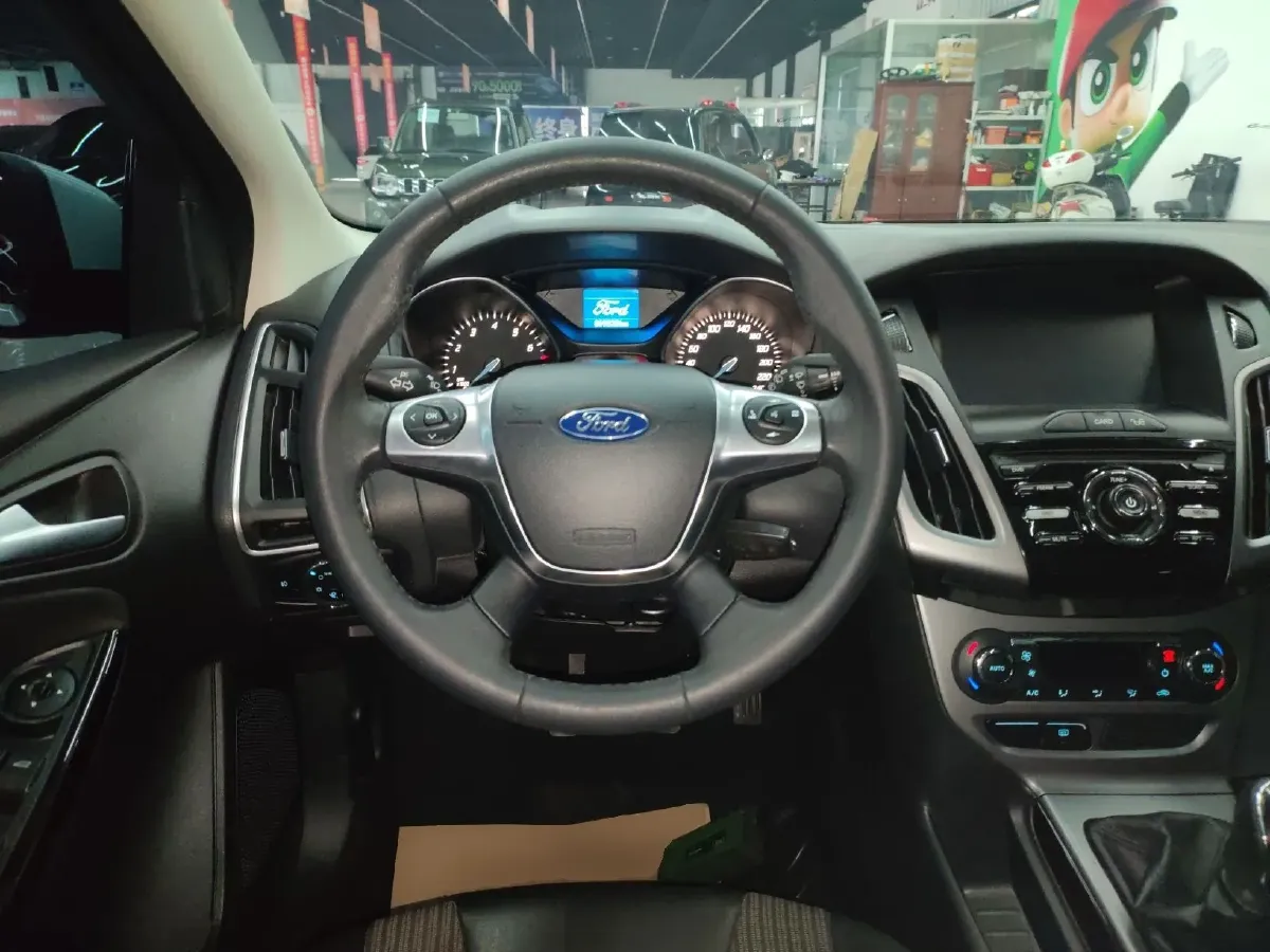 2012 Ford Focus 1.6L 125HP L4 5MT,autocango,china used car exporter,china ev exporter,chinese used car exporter,chinese used ev exporter