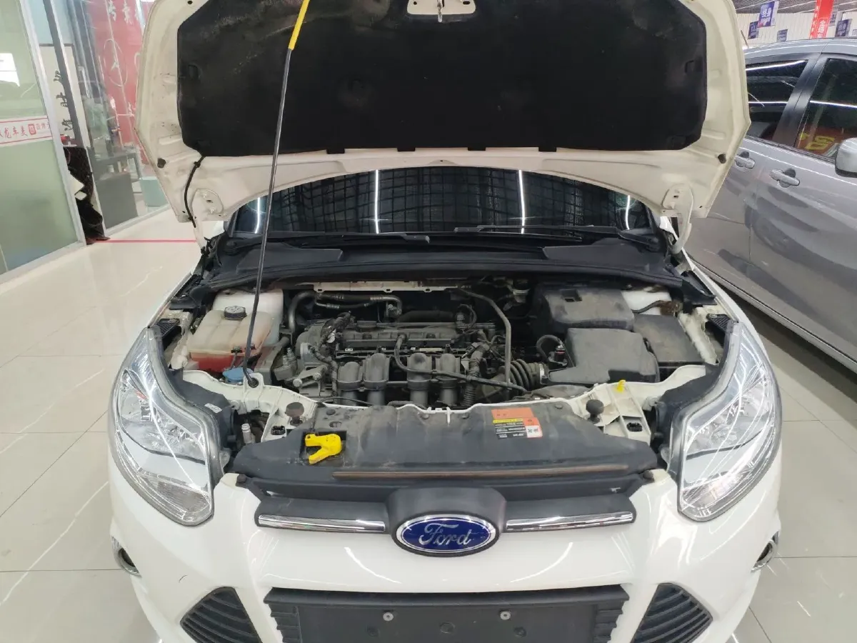 2012 Ford Focus 1.6L 125HP L4 5MT,autocango,china used car exporter,china ev exporter,chinese used car exporter,chinese used ev exporter