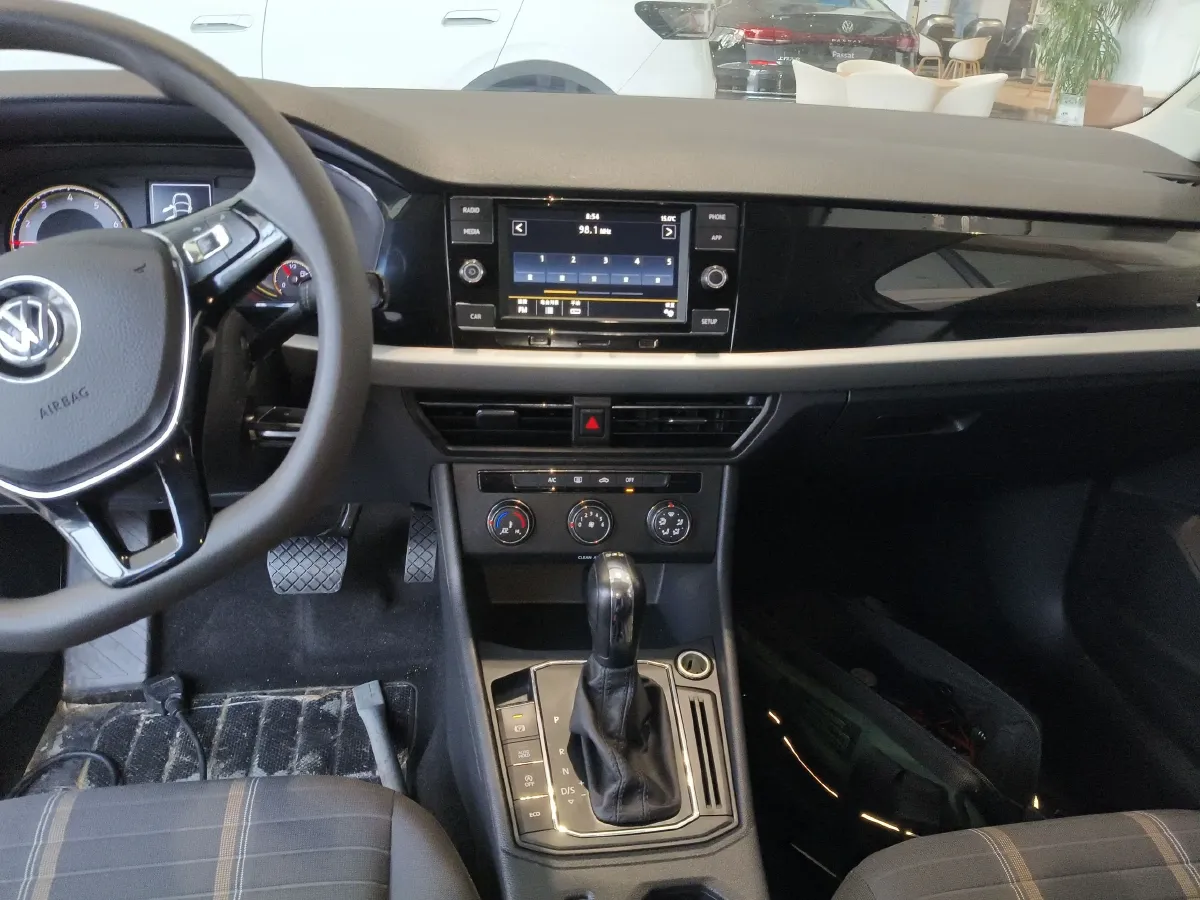 2019 Volkswagen T-Cross 1.4T 150HP L4 7DCT,autocango,china used car exporter,china ev exporter,chinese used car exporter,chinese used ev exporter