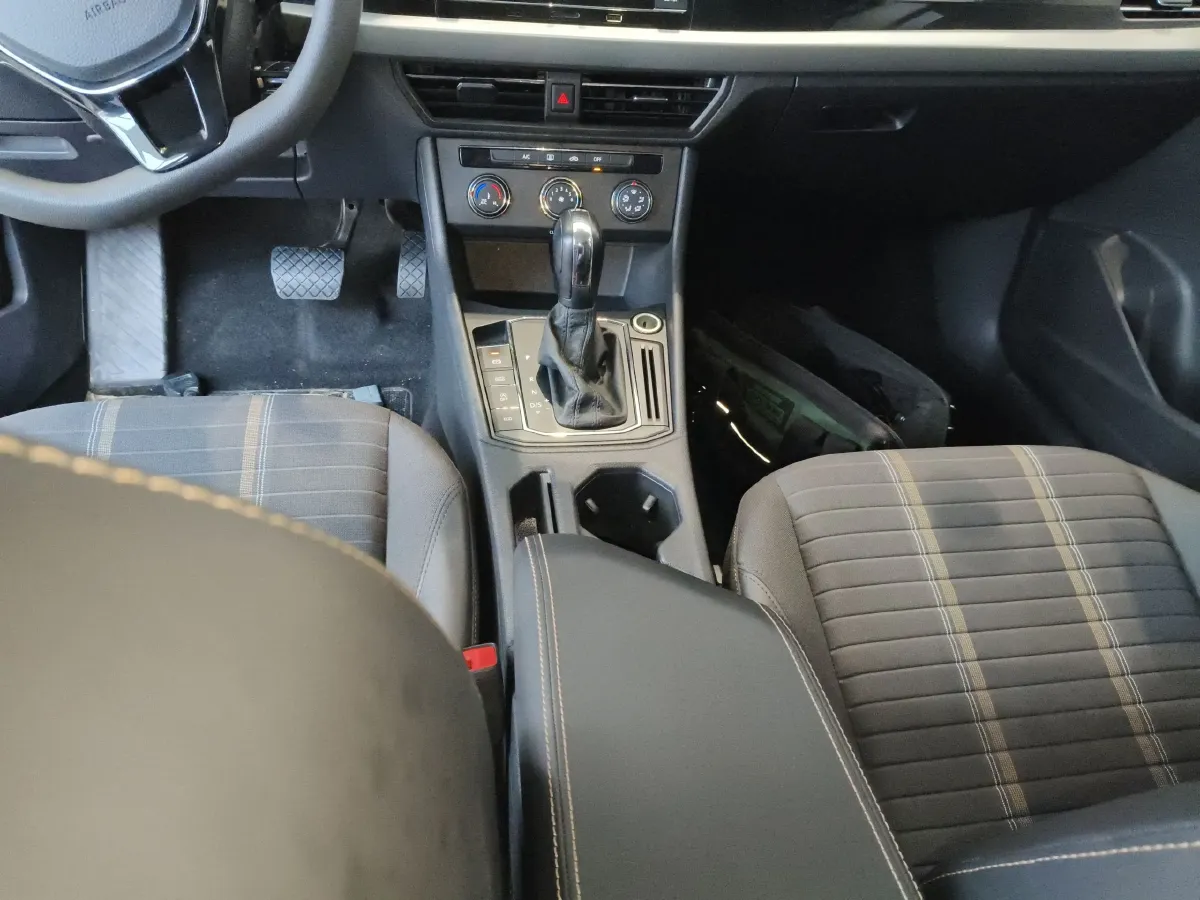 2019 Volkswagen T-Cross 1.4T 150HP L4 7DCT,autocango,china used car exporter,china ev exporter,chinese used car exporter,chinese used ev exporter