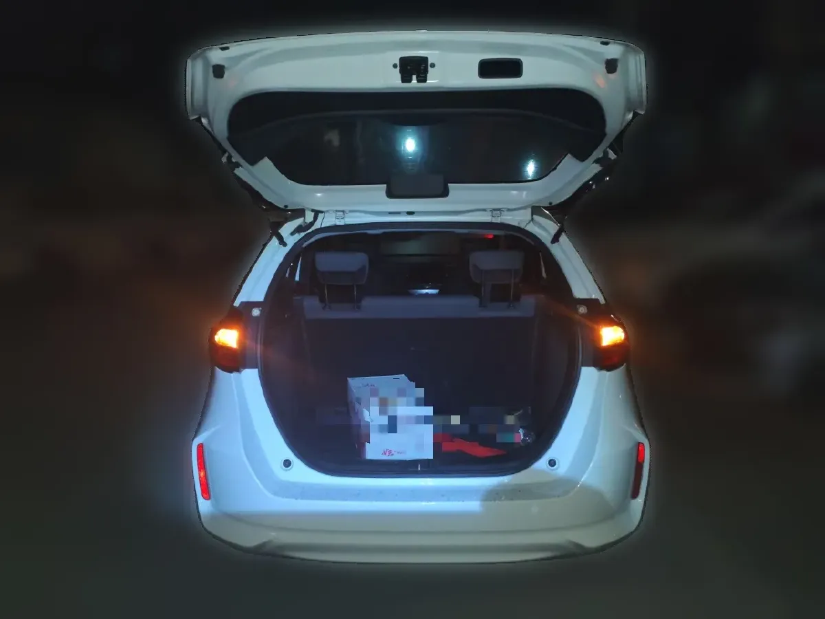 2021 Haval M6 1.5T 150HP L4 7DCT,autocango,china used car exporter,china ev exporter,chinese used car exporter,chinese used ev exporter