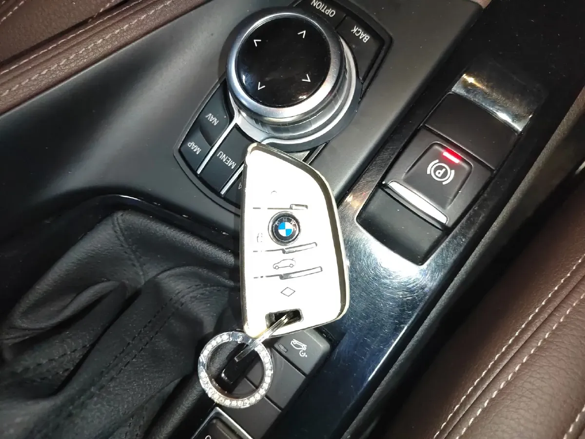 2018 BMW X1 2.0T 192HP L4 8AT,autocango,china used car exporter,china ev exporter,chinese used car exporter,chinese used ev exporter