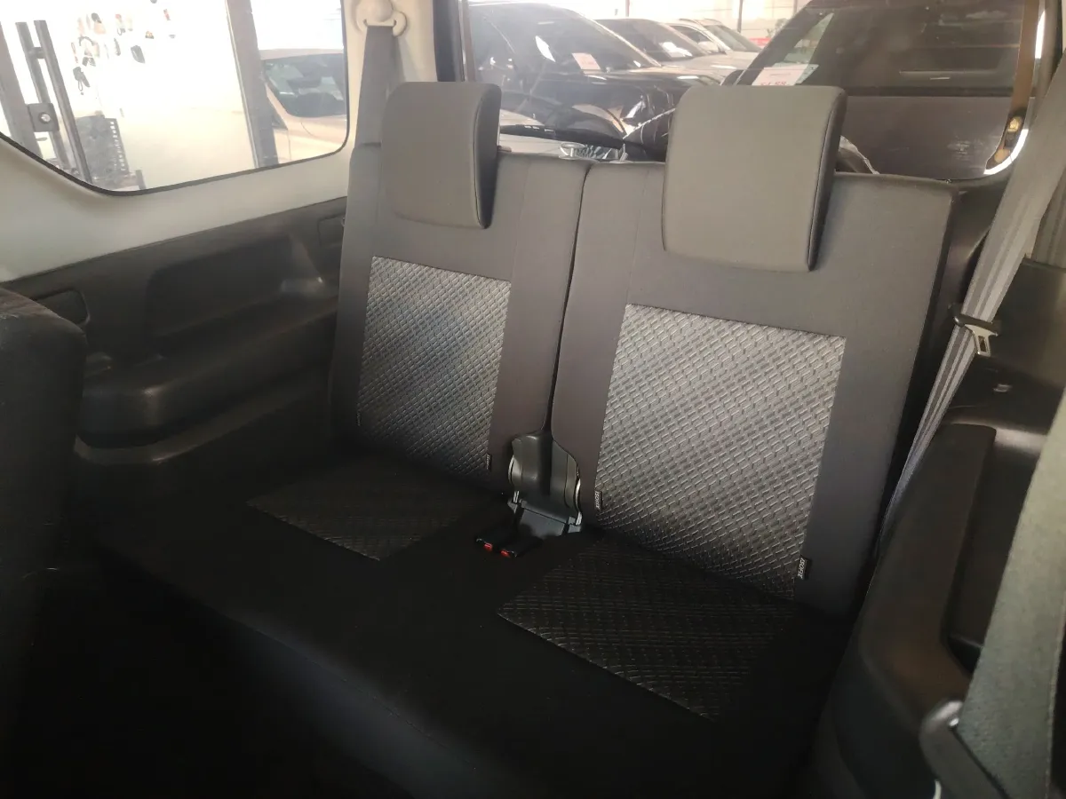 2015 Suzuki Jimny 1.3L 85HP L4 5MT,autocango,china used car exporter,china ev exporter,chinese used car exporter,chinese used ev exporter