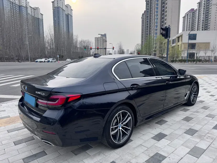 2022 BMW 5 Series 2.0T 184HP L4 8AT PHEV 17.7KWH,autocango,china used car exporter,china ev exporter,chinese used car exporter,chinese used ev exporter