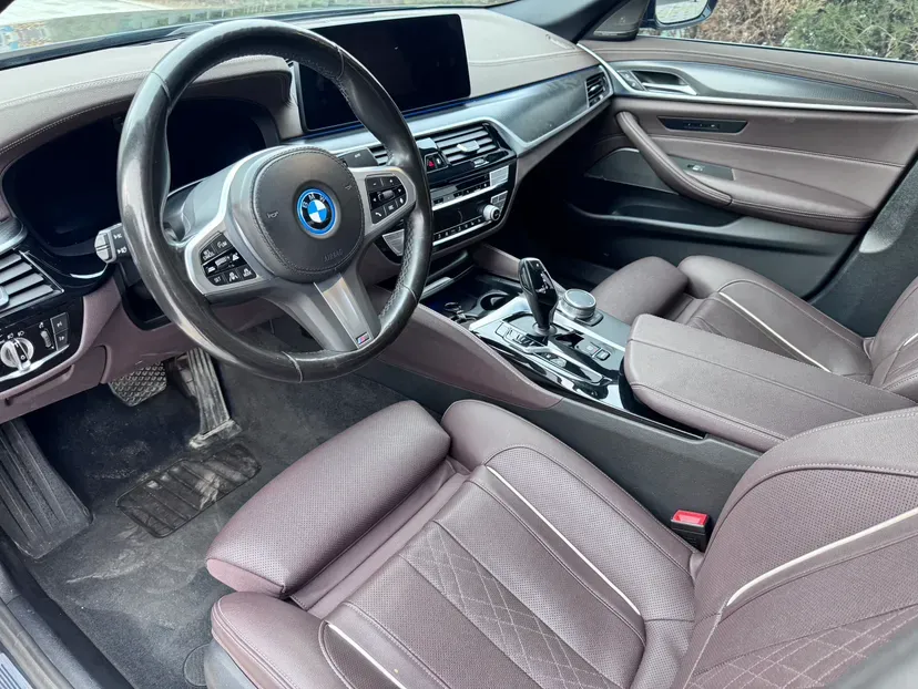 2022 BMW 5 Series 2.0T 184HP L4 8AT PHEV 17.7KWH,autocango,china used car exporter,china ev exporter,chinese used car exporter,chinese used ev exporter