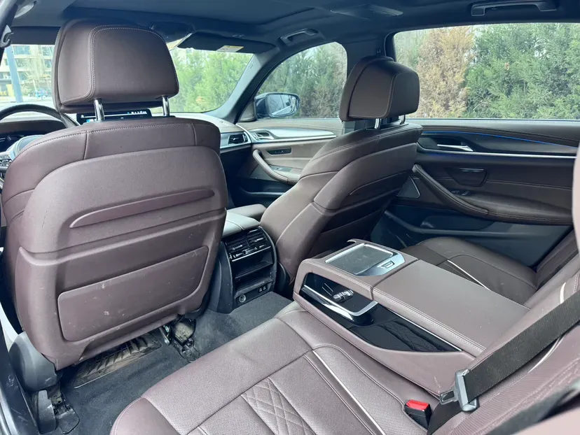 2022 BMW 5 Series 2.0T 184HP L4 8AT PHEV 17.7KWH,autocango,china used car exporter,china ev exporter,chinese used car exporter,chinese used ev exporter