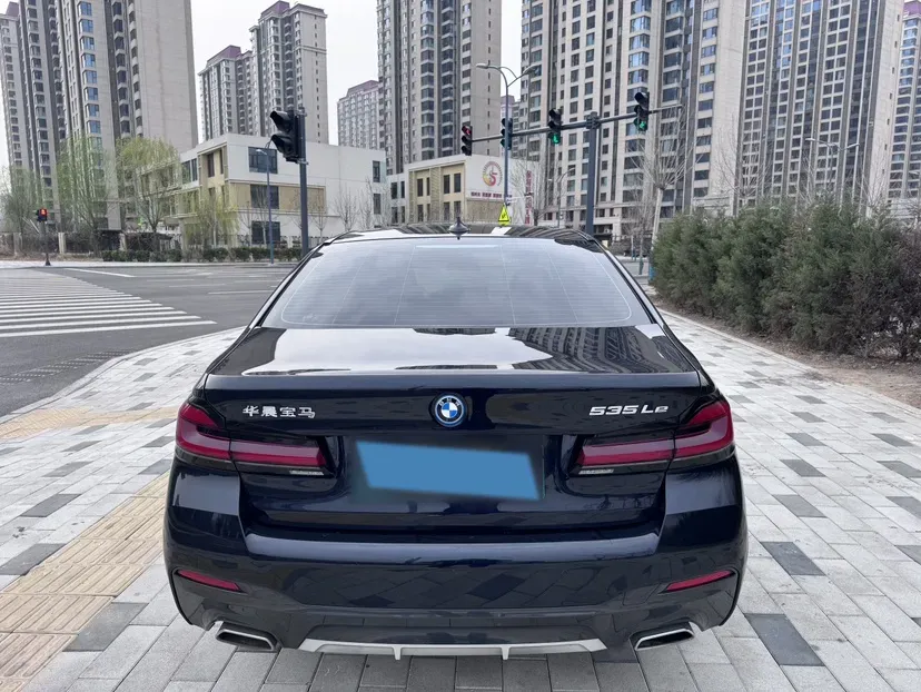 2022 BMW 5 Series 2.0T 184HP L4 8AT PHEV 17.7KWH,autocango,china used car exporter,china ev exporter,chinese used car exporter,chinese used ev exporter