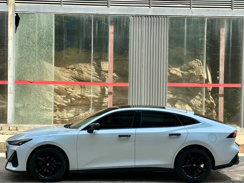 2022 ChangAn UNI-V 1.5T 188HP L4 7DCT,autocango,china used car exporter,china ev exporter,chinese used car exporter,chinese used ev exporter