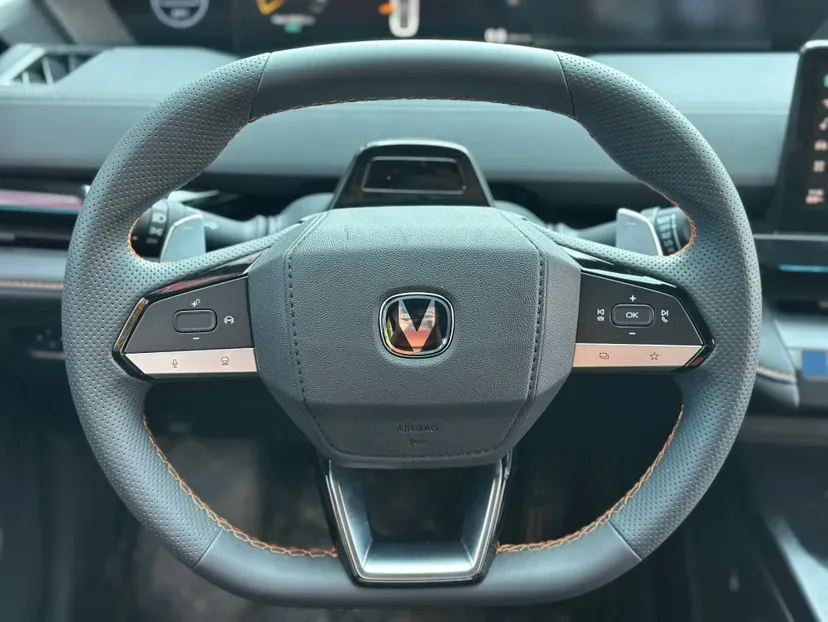 2022 ChangAn UNI-V 1.5T 188HP L4 7DCT,autocango,china used car exporter,china ev exporter,chinese used car exporter,chinese used ev exporter