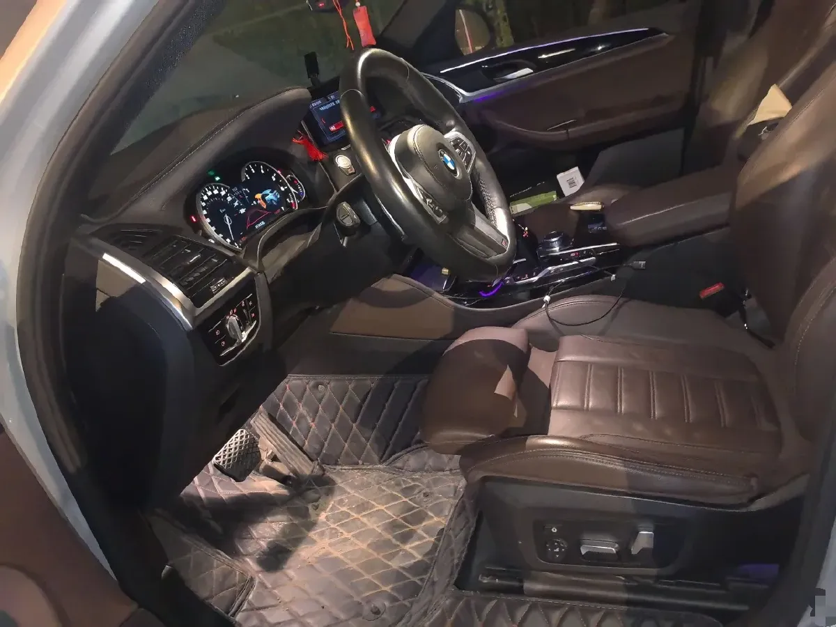 2019 BMW X4 2.0T 184HP L4 8AT,autocango,china used car exporter,china ev exporter,chinese used car exporter,chinese used ev exporter