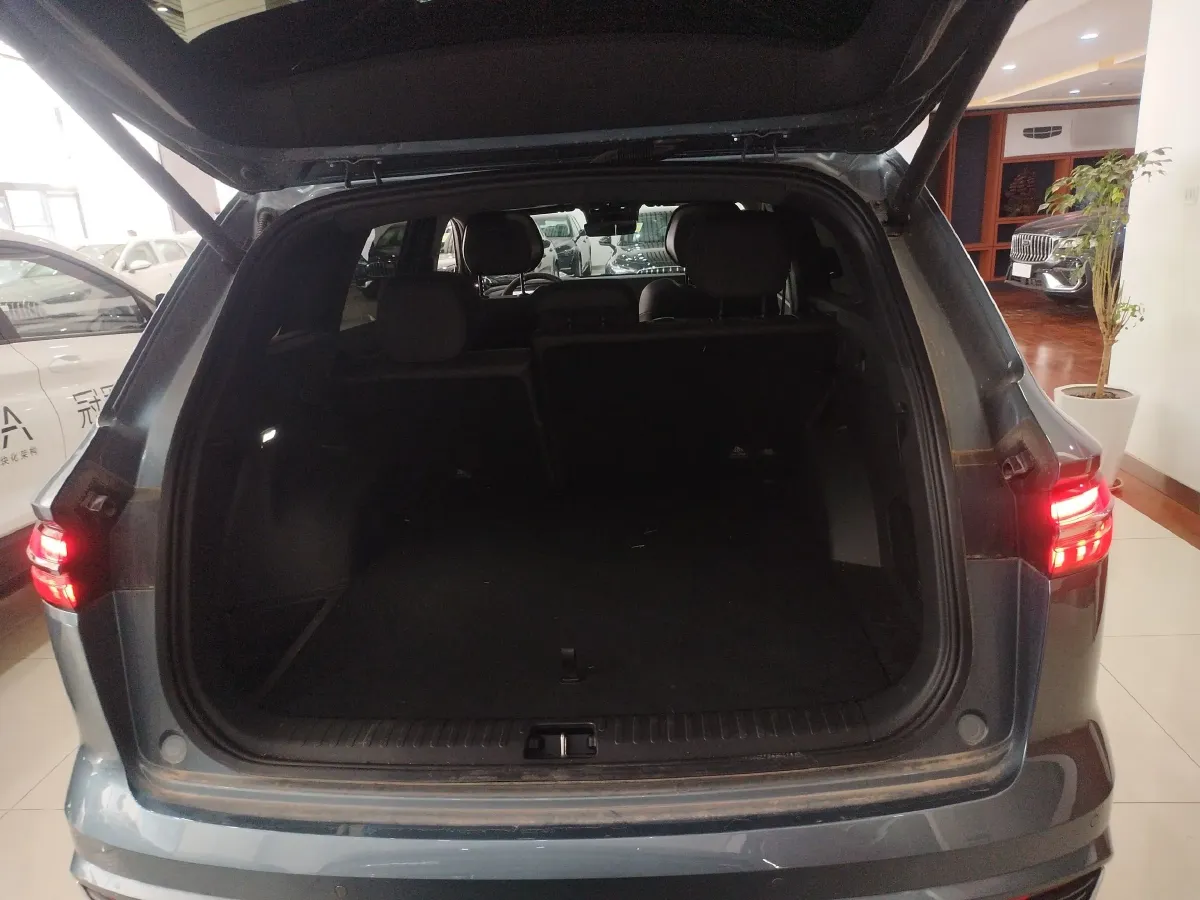 2026 Geely Monjaro 2.0T 272HP L4 8AT,autocango,china used car exporter,china ev exporter,chinese used car exporter,chinese used ev exporter