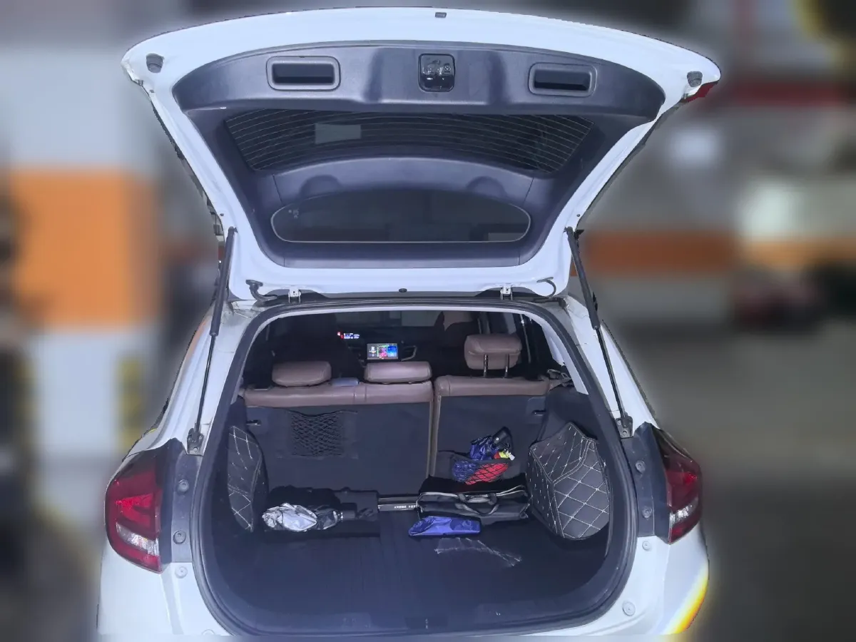 2017 Honda Jade 1.8L 141HP L4 5AT,autocango,china used car exporter,china ev exporter,chinese used car exporter,chinese used ev exporter