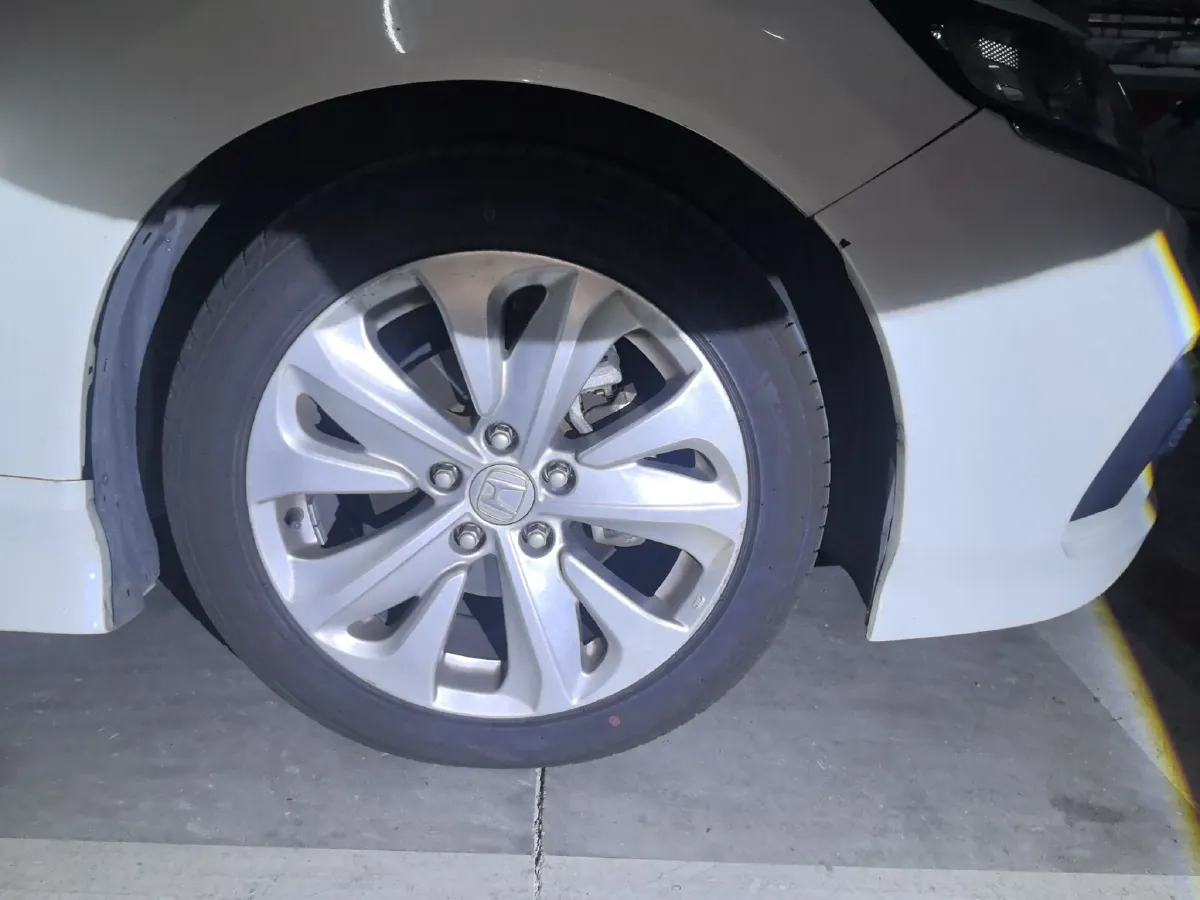 2017 Honda Jade 1.8L 141HP L4 5AT,autocango,china used car exporter,china ev exporter,chinese used car exporter,chinese used ev exporter